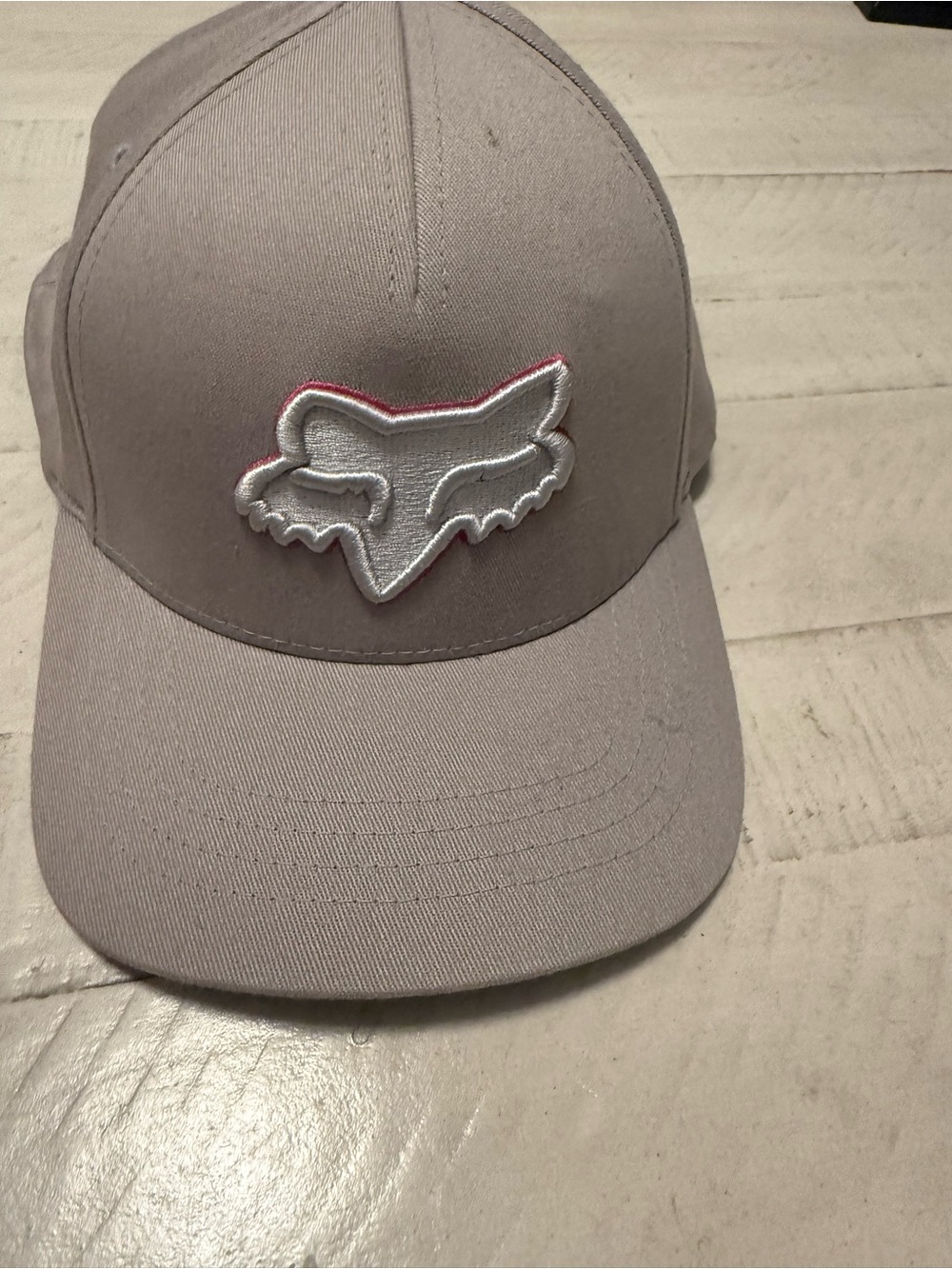 Fox Men's Light Gray Hat with White Fox Head Patch